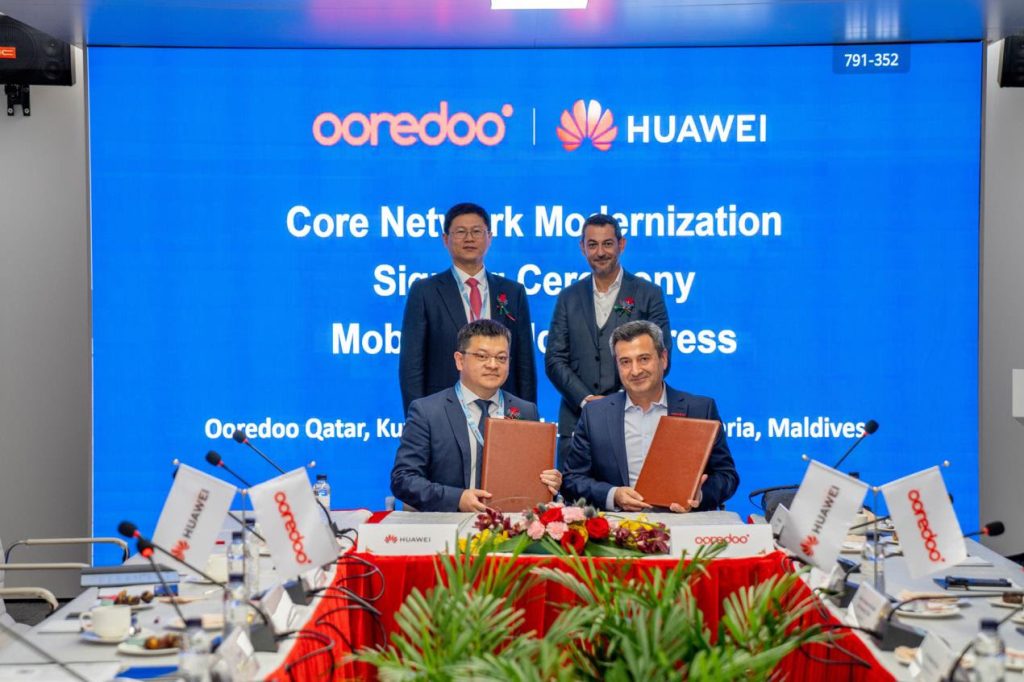 Signature du contrat entre le groupe ooredoo et Huawei lors du MWC24 à Barcelone (Espagne) 